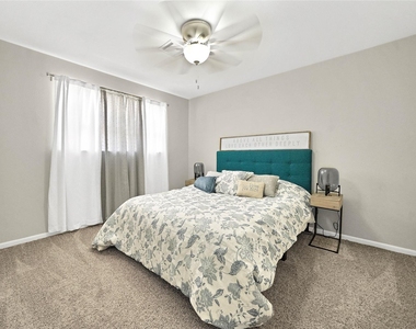 143 Bluebonnet Street - Photo Thumbnail 27