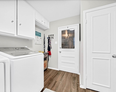 143 Bluebonnet Street - Photo Thumbnail 16