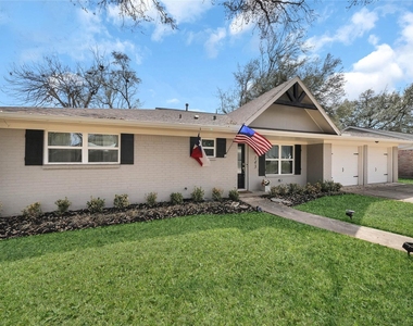 143 Bluebonnet Street - Photo Thumbnail 2