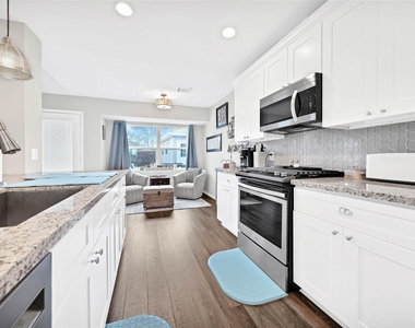 143 Bluebonnet Street - Photo Thumbnail 8