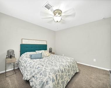 143 Bluebonnet Street - Photo Thumbnail 28