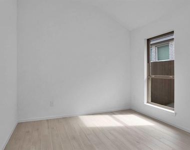 2910 Starling Drive - Photo Thumbnail 9