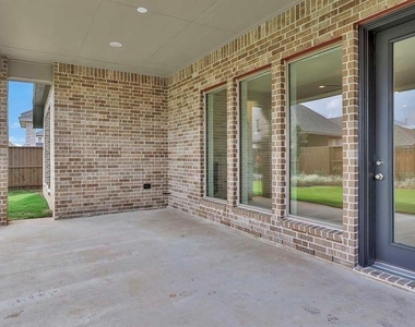 2910 Starling Drive - Photo Thumbnail 14