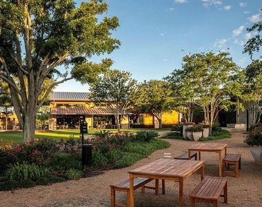 2910 Starling Drive - Photo Thumbnail 24