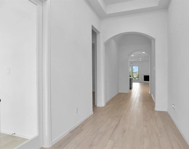 2910 Starling Drive - Photo Thumbnail 1