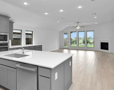 2910 Starling Drive - Photo Thumbnail 3