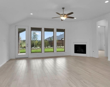 2910 Starling Drive - Photo Thumbnail 2