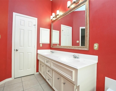 2123 Castle Gardens Lane - Photo Thumbnail 17