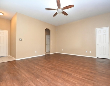 2123 Castle Gardens Lane - Photo Thumbnail 2