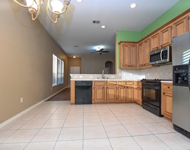 2123 Castle Gardens Lane - Photo Thumbnail 12