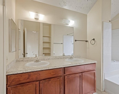 8731 Croteau Drive - Photo Thumbnail 12