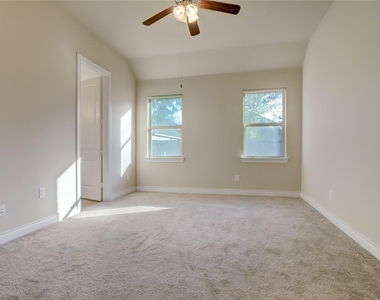 606 Sabinal Street - Photo Thumbnail 15