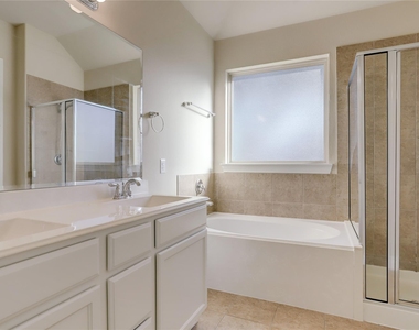 606 Sabinal Street - Photo Thumbnail 17
