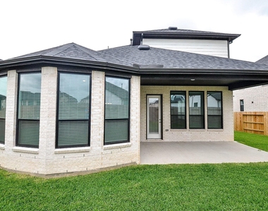 3811 Hermitage Drive - Photo Thumbnail 6