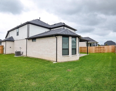3811 Hermitage Drive - Photo Thumbnail 7