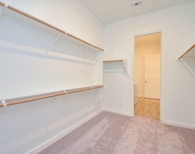 3811 Hermitage Drive - Photo Thumbnail 23
