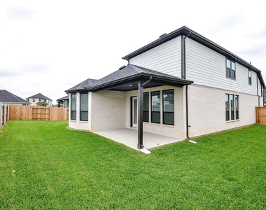 3811 Hermitage Drive - Photo Thumbnail 5