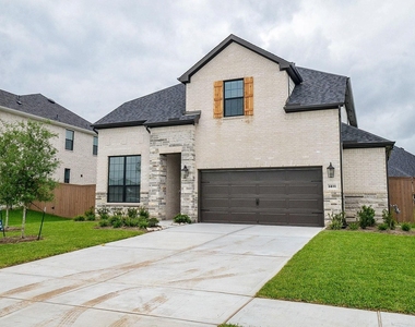 3811 Hermitage Drive - Photo Thumbnail 1
