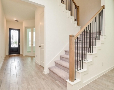 3811 Hermitage Drive - Photo Thumbnail 12