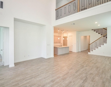 3811 Hermitage Drive - Photo Thumbnail 21