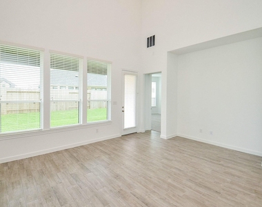 3811 Hermitage Drive - Photo Thumbnail 20