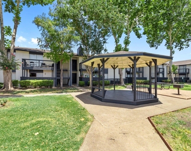 10101 Forum Park Drive - Photo Thumbnail 5