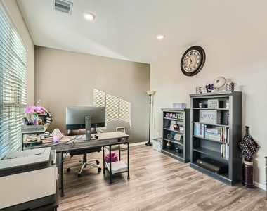 3735 Lion Creek Court - Photo Thumbnail 9