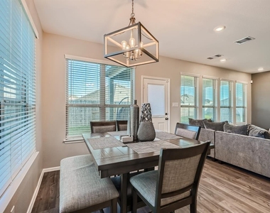 3735 Lion Creek Court - Photo Thumbnail 16