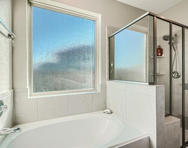 3735 Lion Creek Court - Photo Thumbnail 20