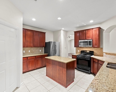 16710 Jelly Park Stone Drive - Photo Thumbnail 7