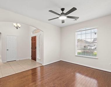 16710 Jelly Park Stone Drive - Photo Thumbnail 5