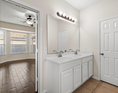 16710 Jelly Park Stone Drive - Photo Thumbnail 13