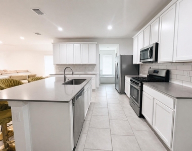 28926 Yukon River Court - Photo Thumbnail 2