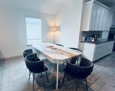 28926 Yukon River Court - Photo Thumbnail 6