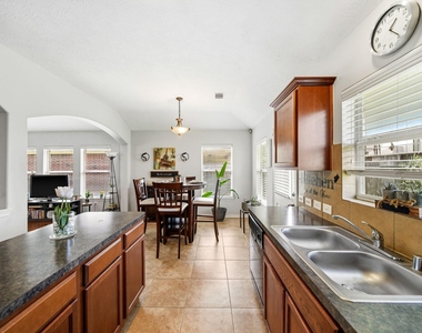 3414 Oaklawn Place Drive - Photo Thumbnail 6