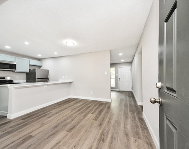 781 Country Place Drive - Photo Thumbnail 11