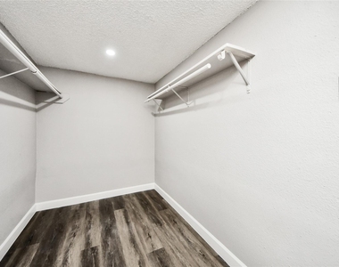 781 Country Place Drive - Photo Thumbnail 5