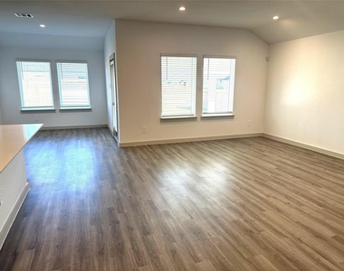 7815 Elm Birch - Photo Thumbnail 3