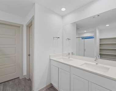 7815 Elm Birch - Photo Thumbnail 13