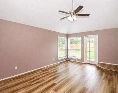 3515 Woodmere Lane - Photo Thumbnail 8