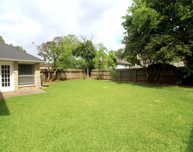 3515 Woodmere Lane - Photo Thumbnail 16