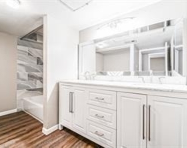 2822 S Bartell Drive - Photo Thumbnail 8