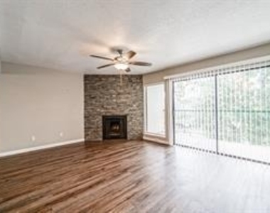 2822 S Bartell Drive - Photo Thumbnail 3