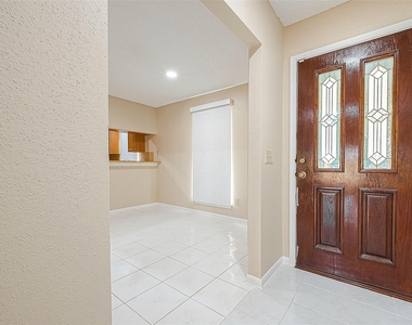 3231 E Heatherock Circle - Photo Thumbnail 5