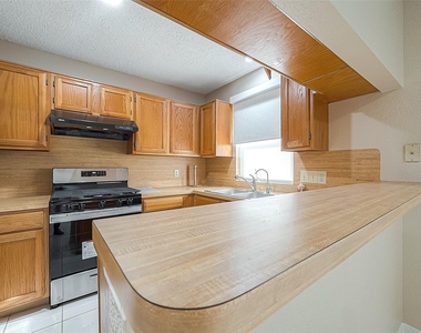 3231 E Heatherock Circle - Photo Thumbnail 13