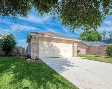 3231 E Heatherock Circle - Photo Thumbnail 2