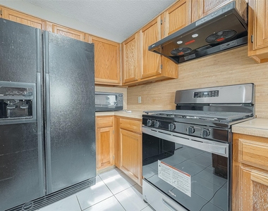 3231 E Heatherock Circle - Photo Thumbnail 14