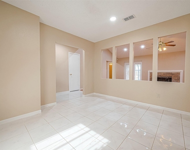 3231 E Heatherock Circle - Photo Thumbnail 11