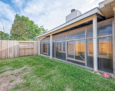 3231 E Heatherock Circle - Photo Thumbnail 32