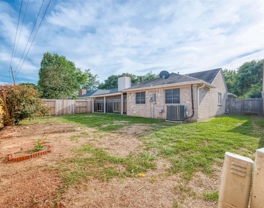 3231 E Heatherock Circle - Photo Thumbnail 30
